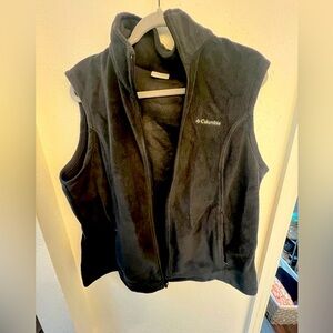 Columbia fleece vest.  Size Xl.  Good condition.  Black.